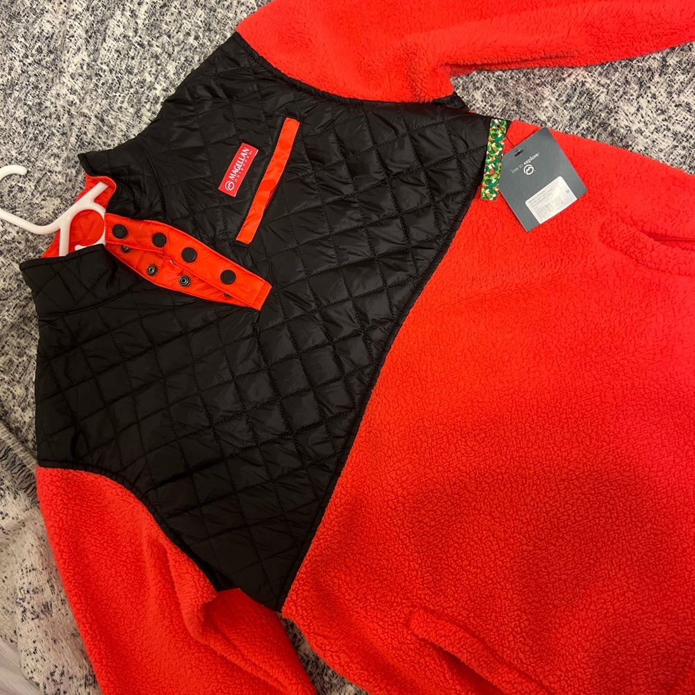 Magellan Mens outdoor ls holiday qtr snap jacket - caviar/poppy red